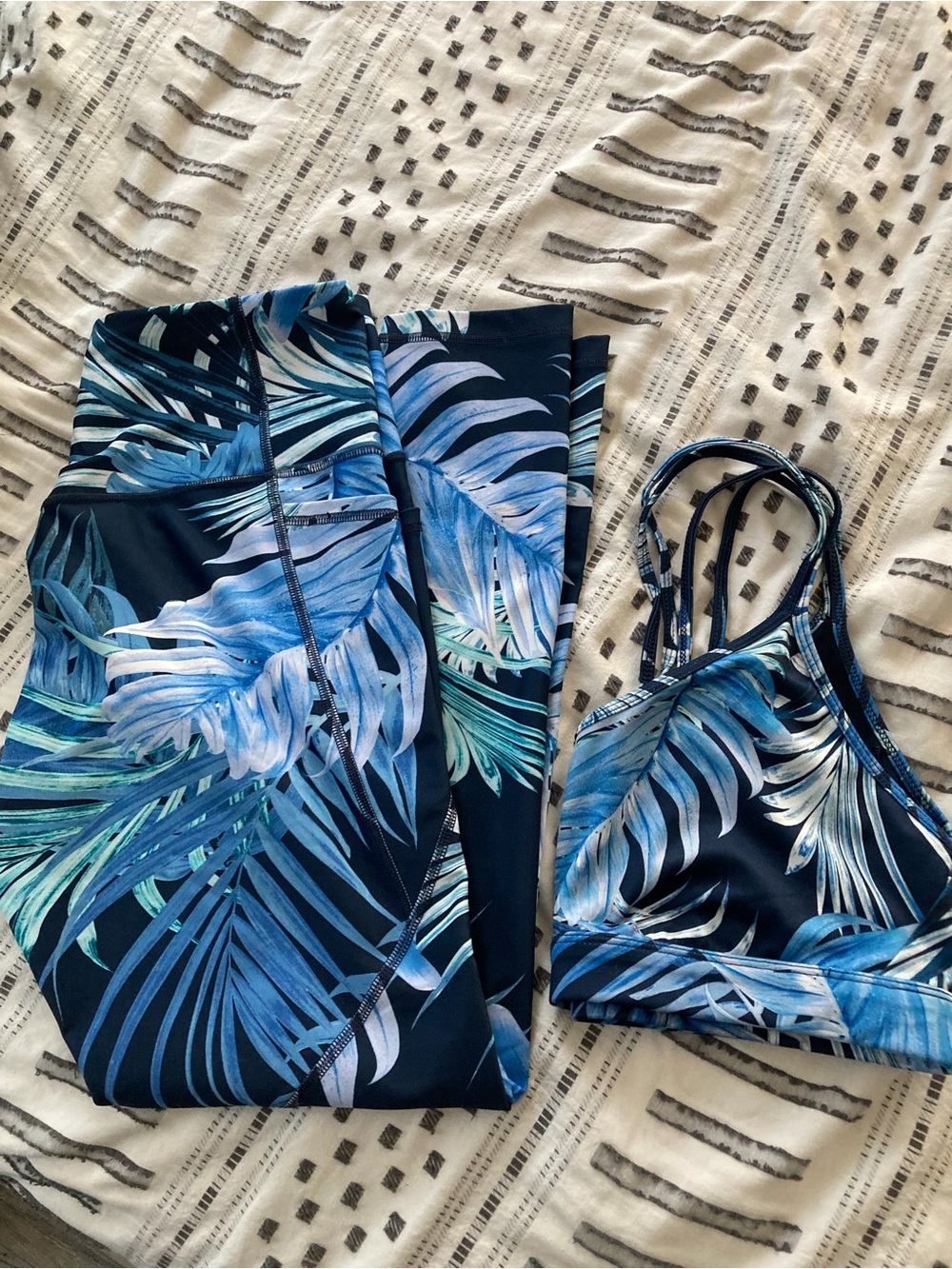 Old Navy Blue Palm High-Rise Leggings and Bra (matching set)